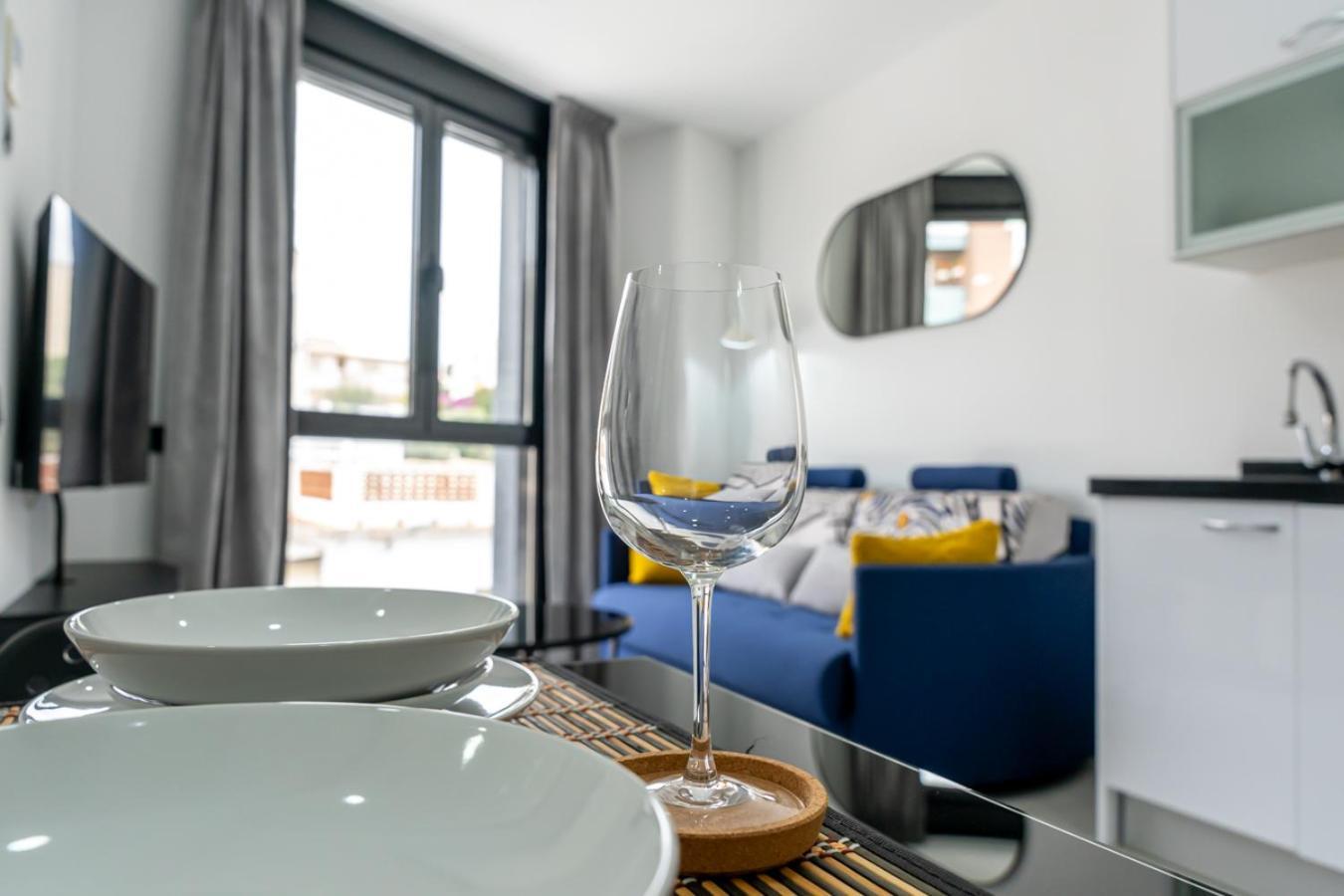 Modern Wave Escape Apartment With Private Parking And Rooftop Pool By Namaste Elite Torremolinos Buitenkant foto