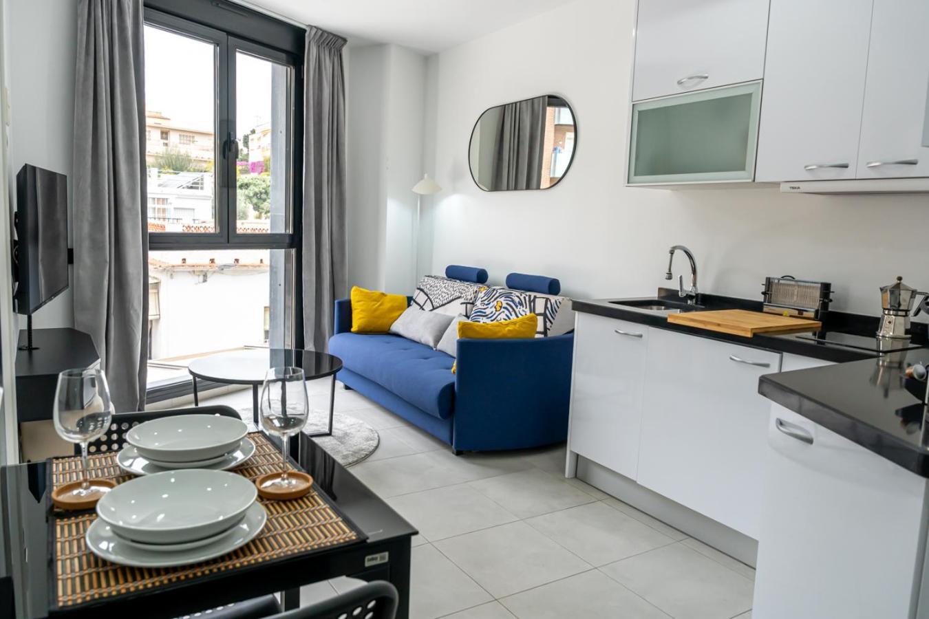Modern Wave Escape Apartment With Private Parking And Rooftop Pool By Namaste Elite Torremolinos Buitenkant foto